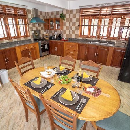 La Belle Residence Self Catering Accommodation Vịnh Beau Vallon Ngoại thất bức ảnh